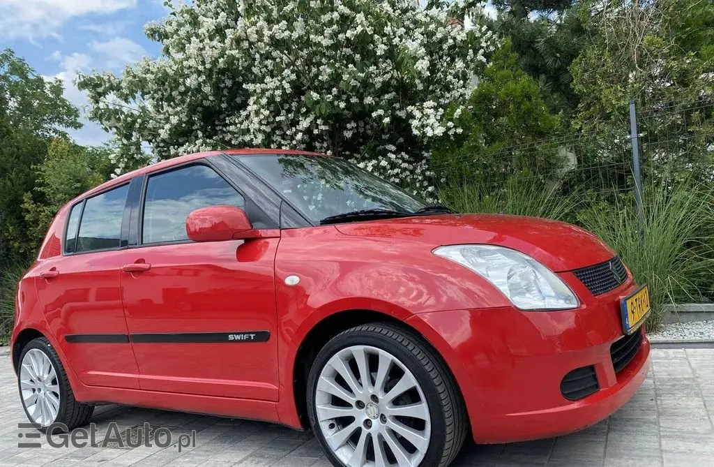 SUZUKI Swift 