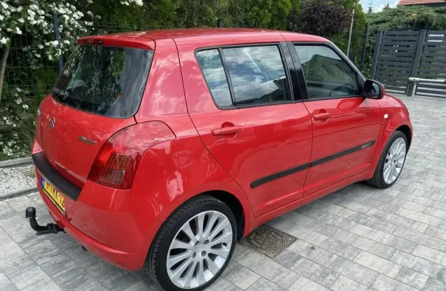 SUZUKI Swift 