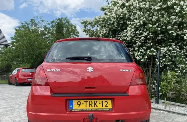 SUZUKI Swift 
