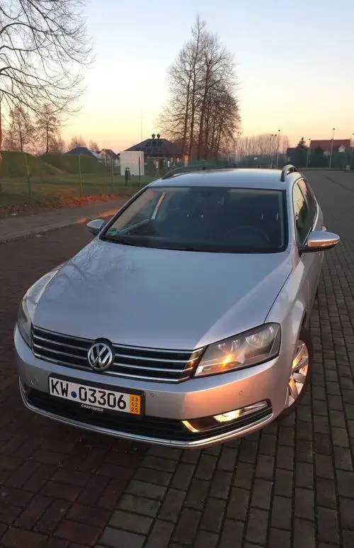 VOLKSWAGEN Passat 