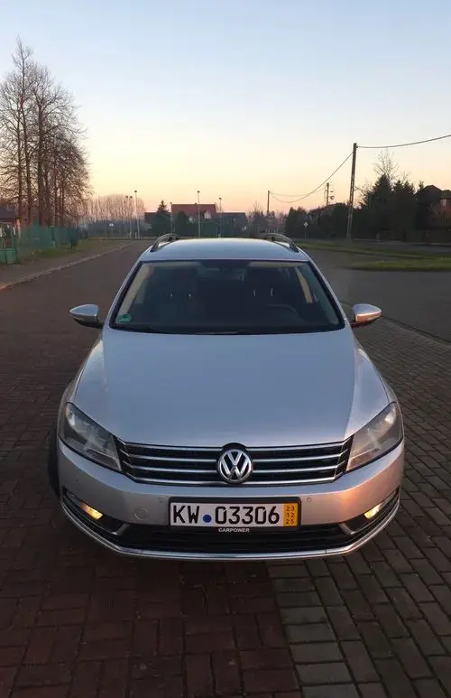 VOLKSWAGEN Passat 