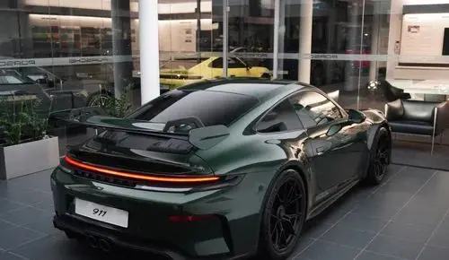 PORSCHE 911 