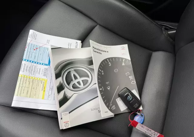 TOYOTA Prius 1.8 Hybrid Prestige