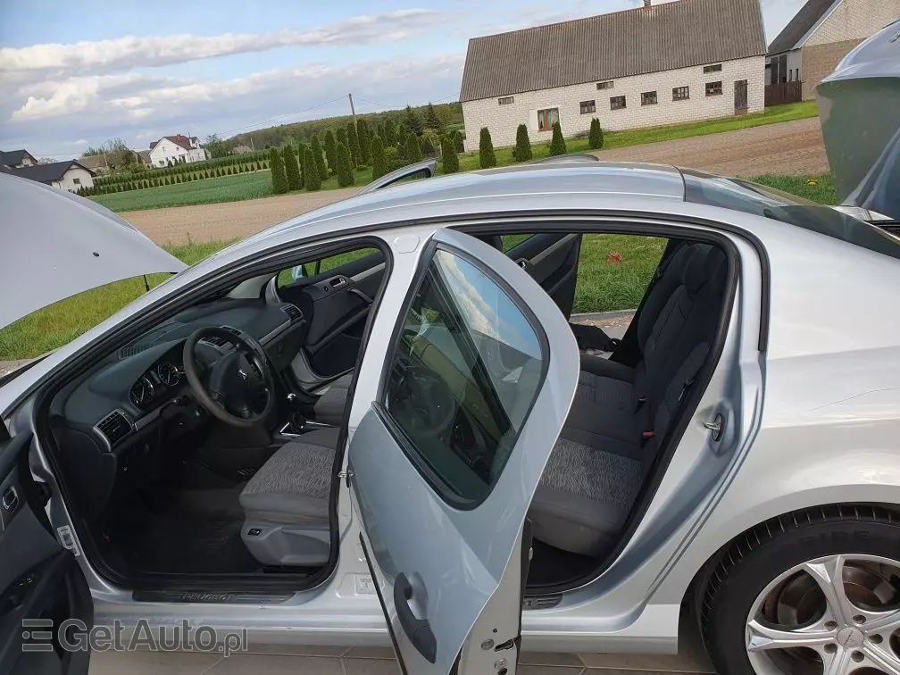 PEUGEOT 407 