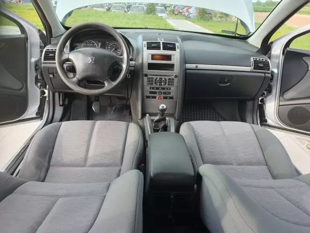 PEUGEOT 407 