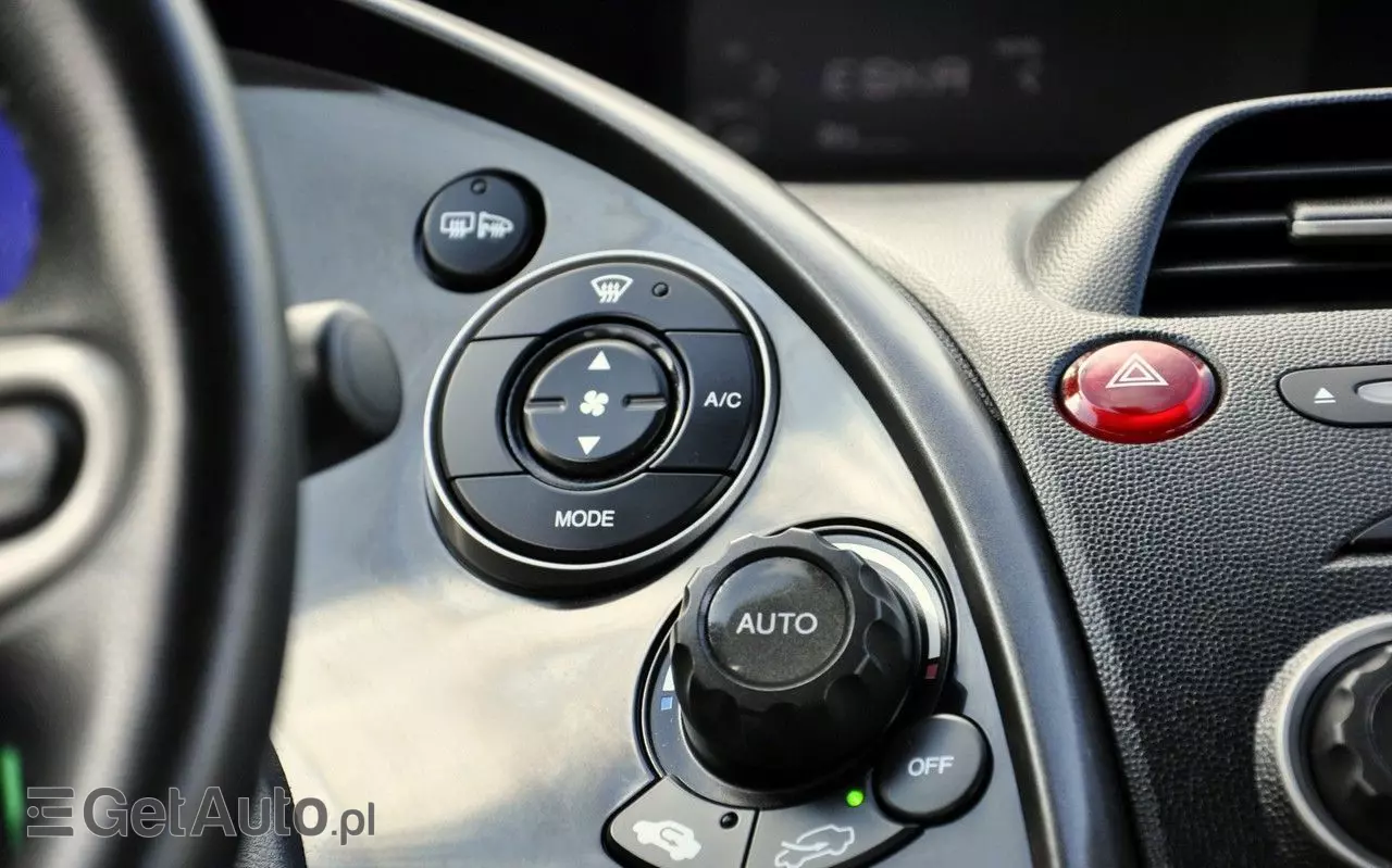 HONDA Civic 1.8i-VTEC Sport