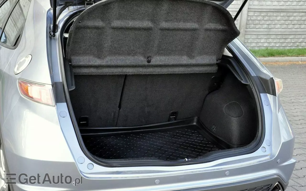 HONDA Civic 1.8i-VTEC Sport