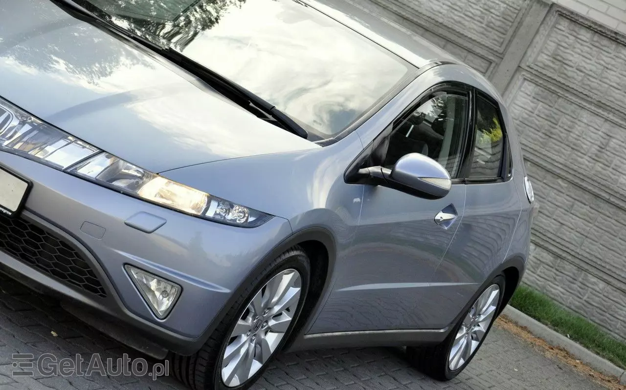 HONDA Civic 1.8i-VTEC Sport