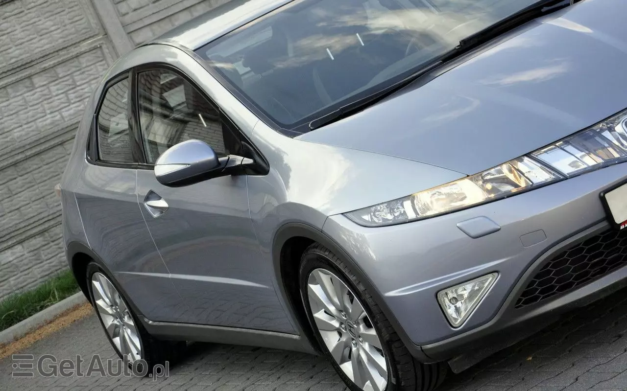 HONDA Civic 1.8i-VTEC Sport