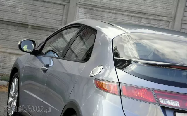 HONDA Civic 1.8i-VTEC Sport