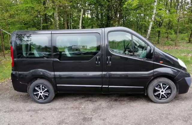 OPEL Vivaro 