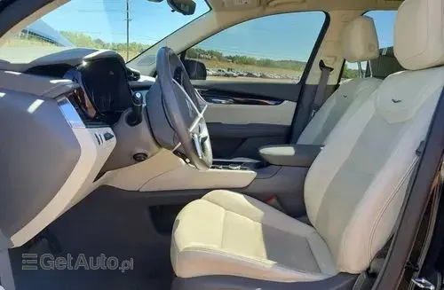 CADILLAC XT6 