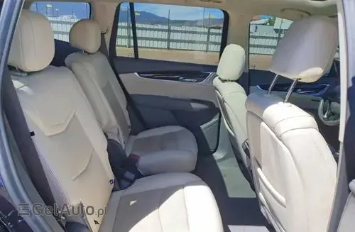 CADILLAC XT6 