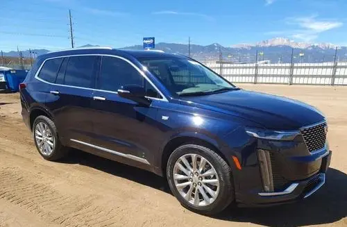 CADILLAC XT6 