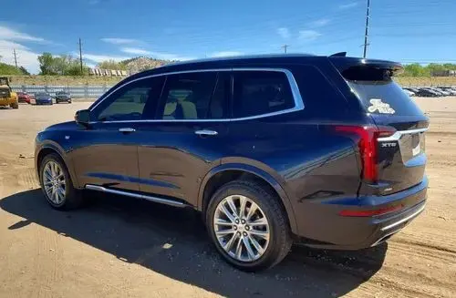 CADILLAC XT6 