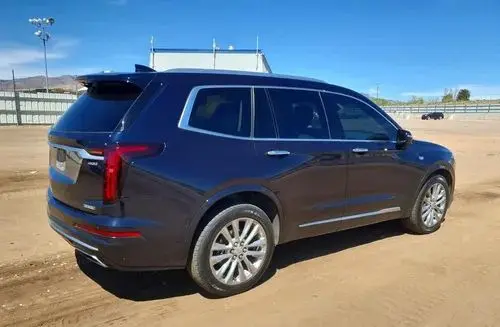 CADILLAC XT6 
