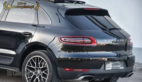 PORSCHE Macan 