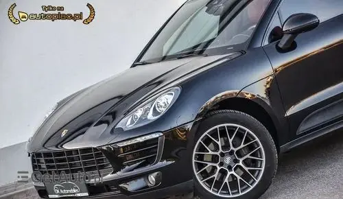 PORSCHE Macan 
