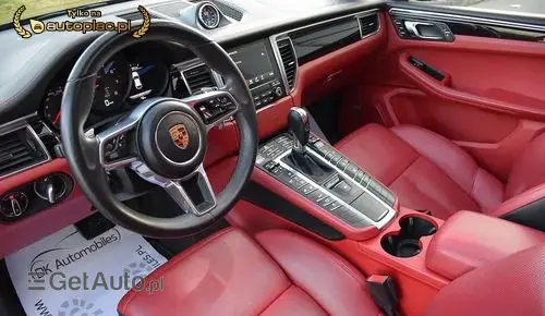PORSCHE Macan 