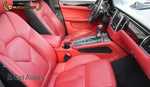 PORSCHE Macan 