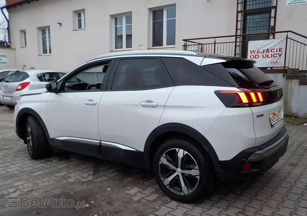 PEUGEOT 3008 1.2 PureTech GPF Allure S&S