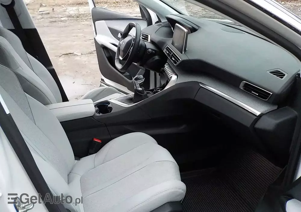 PEUGEOT 3008 1.2 PureTech GPF Allure S&S