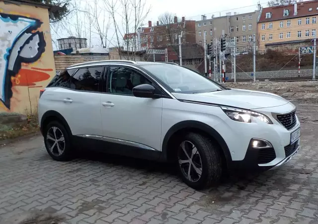 PEUGEOT 3008 1.2 PureTech GPF Allure S&S