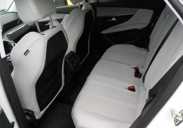 PEUGEOT 3008 1.2 PureTech GPF Allure S&S