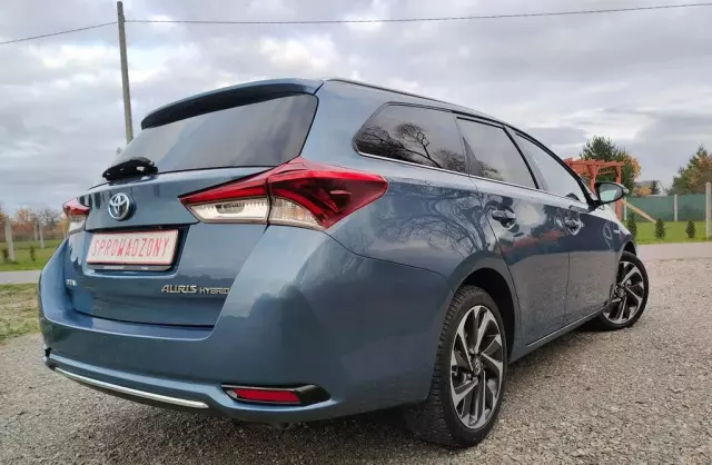 TOYOTA Auris 