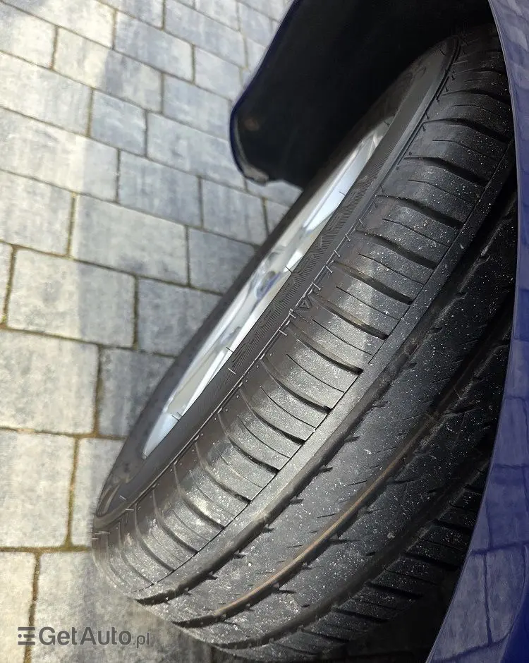 FORD B-MAX 1.4 SYNC Edition