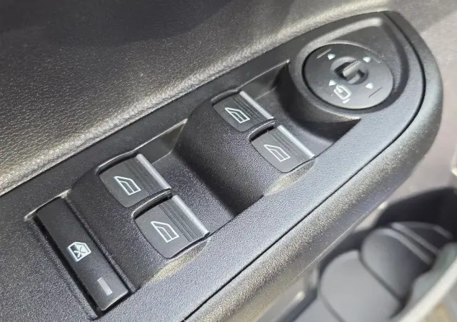 FORD B-MAX 1.4 SYNC Edition