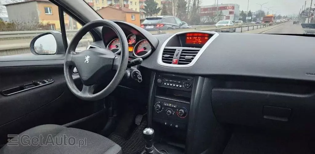 PEUGEOT 207 