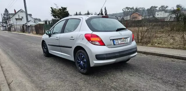 PEUGEOT 207 