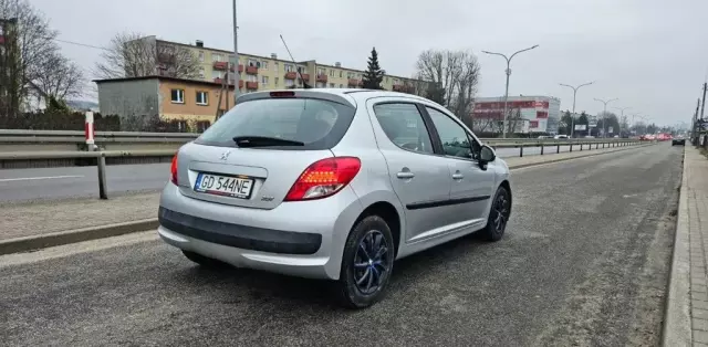 PEUGEOT 207 