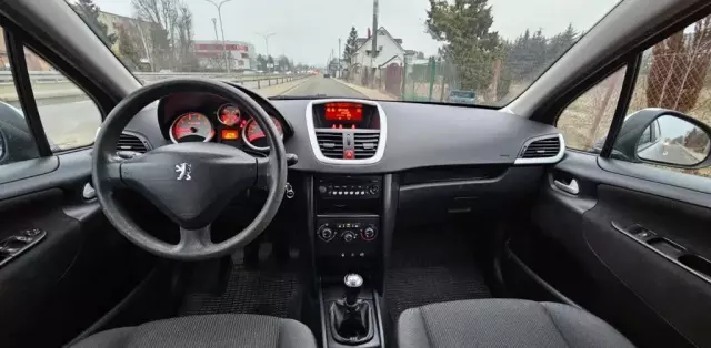 PEUGEOT 207 