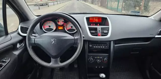 PEUGEOT 207 