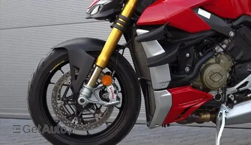 DUCATI Streetfighter V4 S 