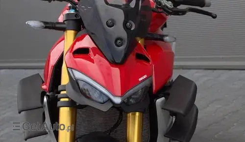DUCATI Streetfighter V4 S 