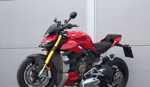 DUCATI Streetfighter V4 S 