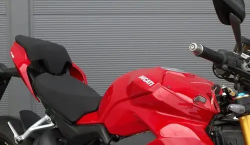 DUCATI Streetfighter V4 S 