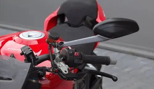 DUCATI Streetfighter V4 S 