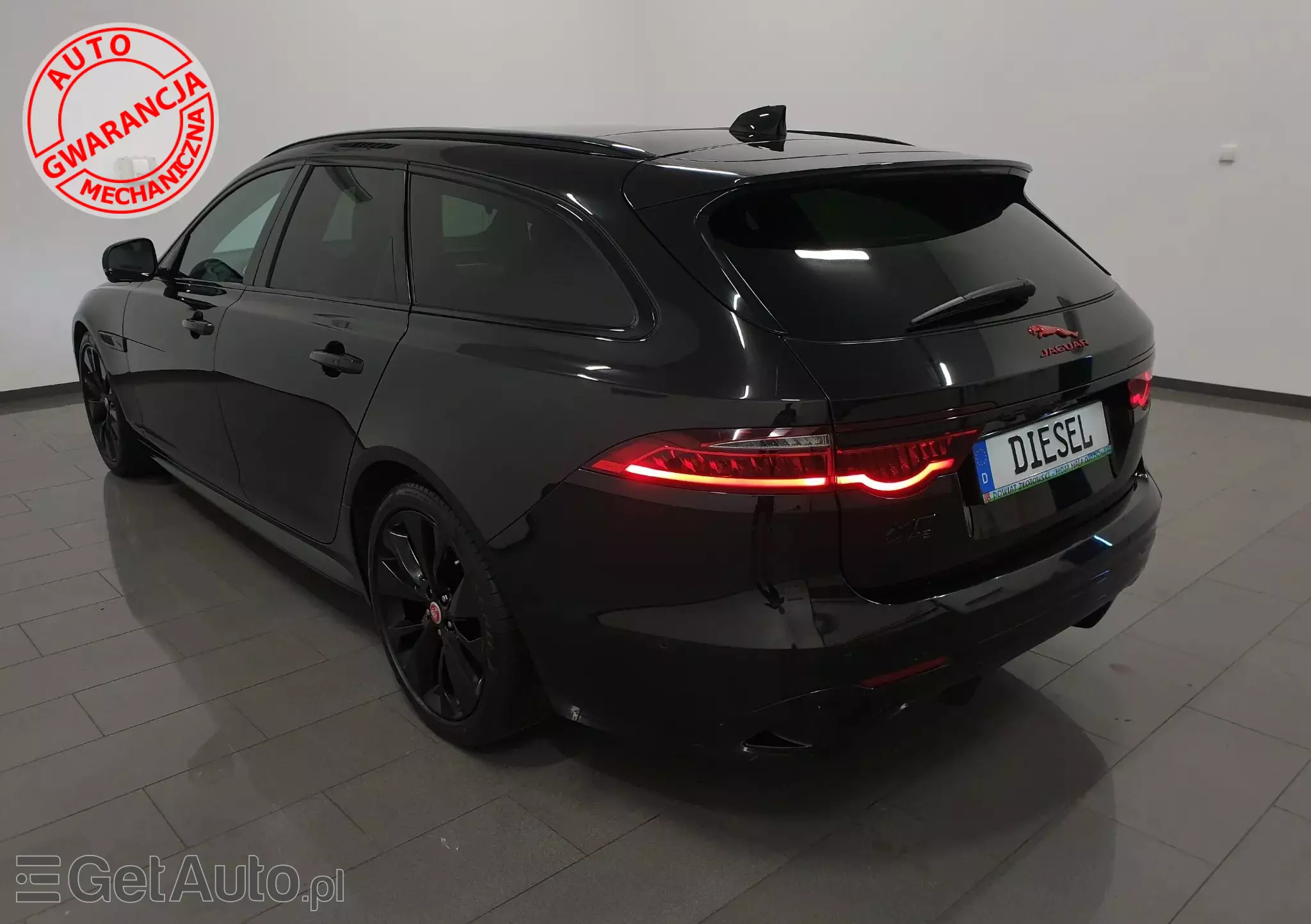 JAGUAR XF D200 Sportbrake R-Dynamic BLACK