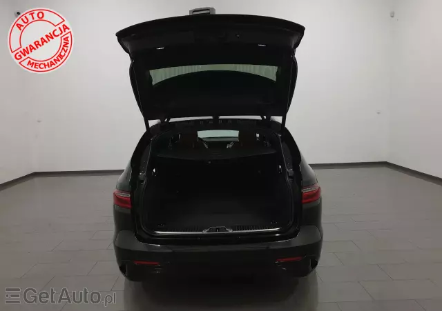 JAGUAR XF D200 Sportbrake R-Dynamic BLACK