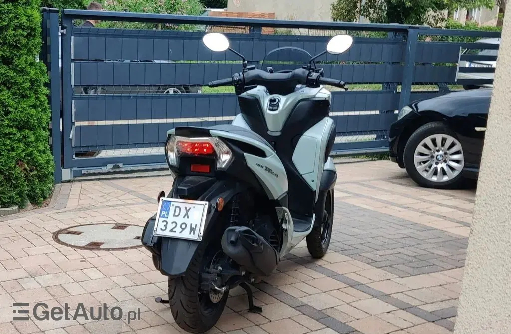 YAMAHA Tricity 