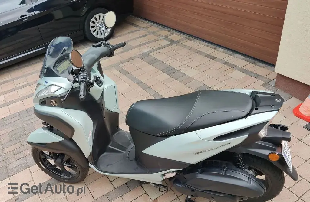 YAMAHA Tricity 