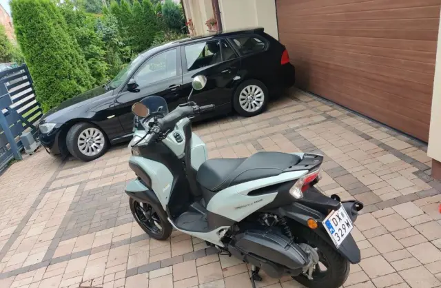 YAMAHA Tricity 