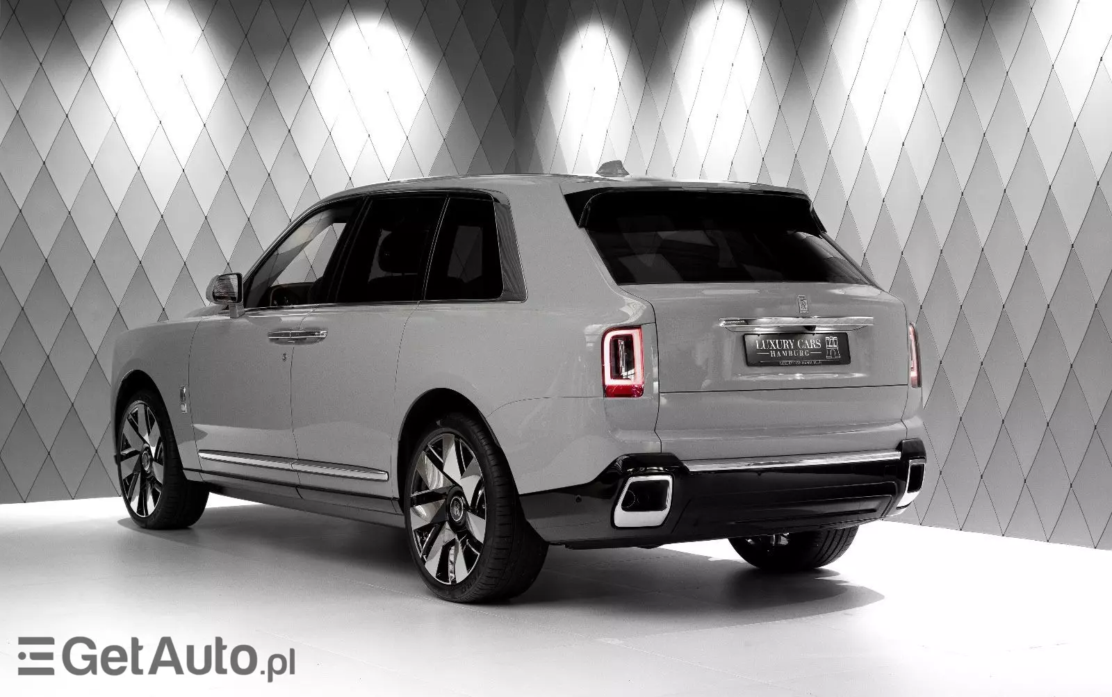 ROLLS-ROYCE Cullinan 
