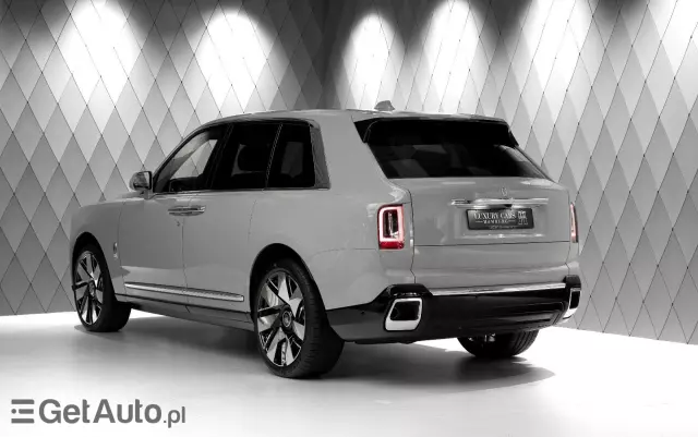 ROLLS-ROYCE Cullinan 