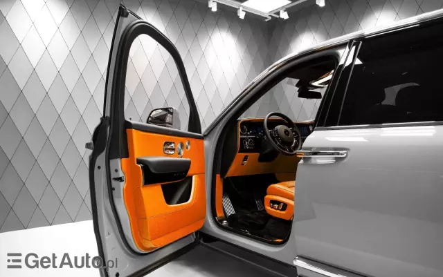 ROLLS-ROYCE Cullinan 