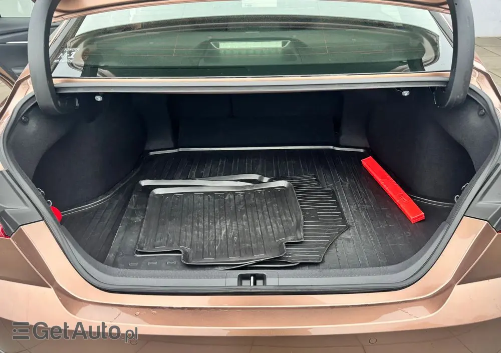 TOYOTA Camry 2.5 Hybrid Comfort CVT